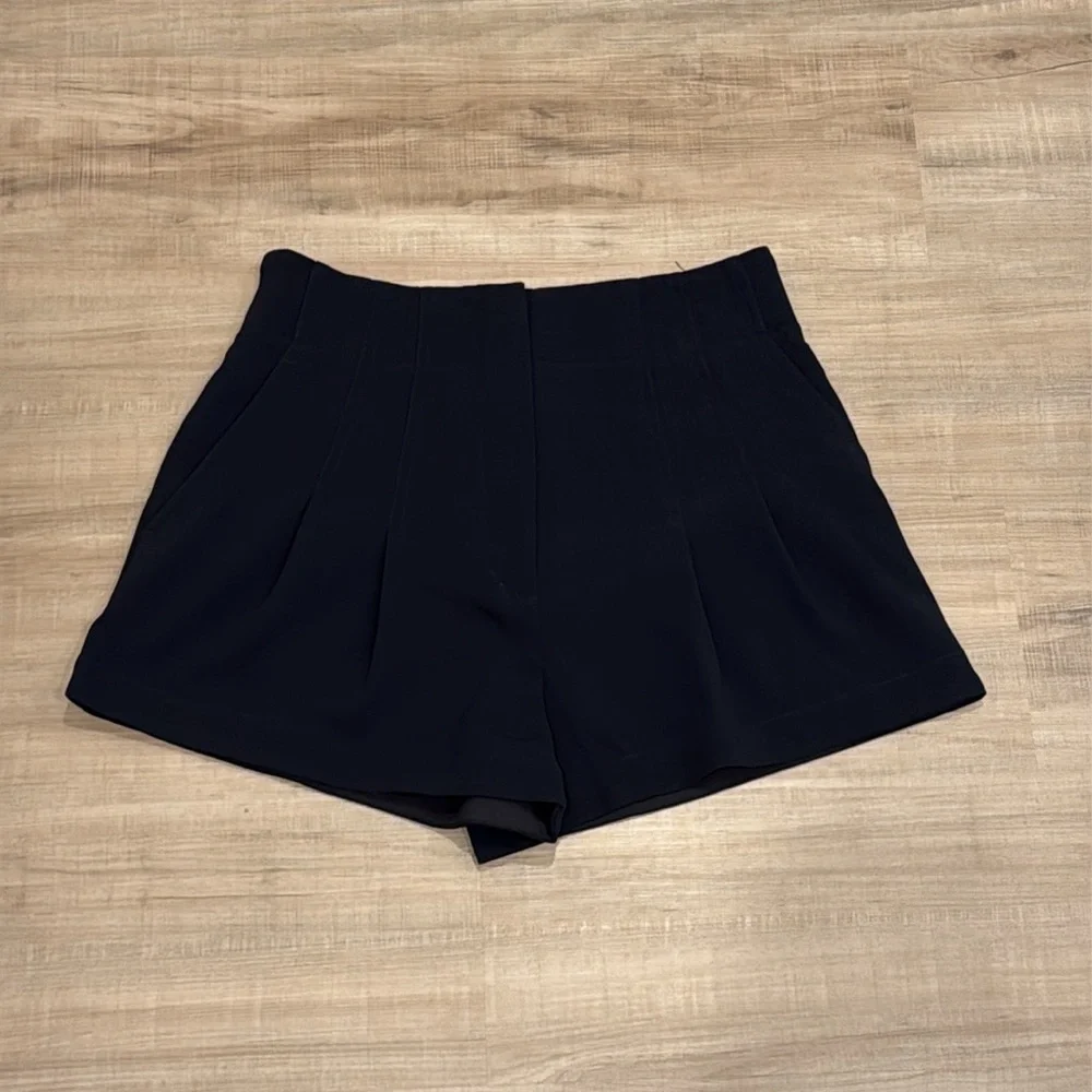 A.L.C. Garcia Pleated Shorts - Picture 5 of 9